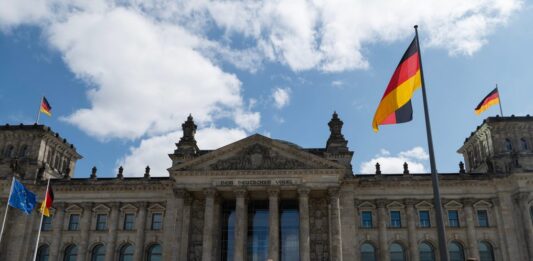 Tragedia en Berlín: Incendio en centro médico deja un fallecido y múltiples heridos