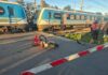 Tragedia en City Bell: Joven motociclista muere tras ser atropellado por tren Roca