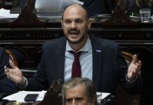 Santiago Santurio Defiende el Rumbo del Gobierno y Aboga por el Diálogo en Discapacidad