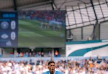 Enzo Fernández brilla con un golazo de tiro libre en la victoria del Manchester City