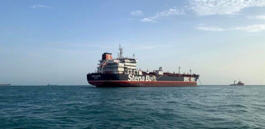 El petróleo se acerca a los US$100: ¿qué implica la tensión en el Estrecho de Ormuz?