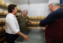 Fernando Espinoza Resalta la Importancia de la Educación Agraria en Alberti