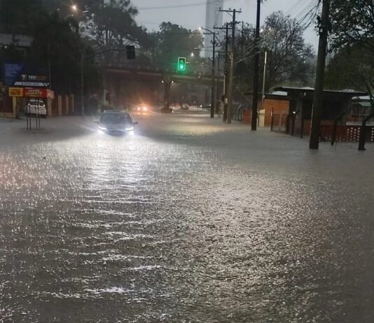 Desastre en Brasil: Cuatro Desaparecidos y Miles Sin Luz Tras Violento Temporal