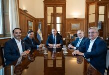 Gobernadores Exponen Reclamos Clave en Reunión con Santilli