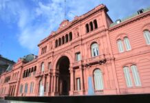 Emergencia en Casa Rosada: Policía trasladada en helicóptero tras convulsiones