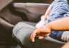 Rescatan a niña de siete años encerrada en un auto mientras su padre estaba en un boliche