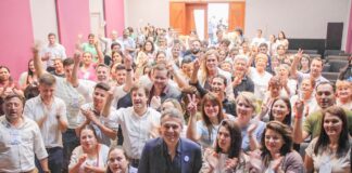 Massa Llama a la Unidad y a un Enfoque Federal en la Política Argentina