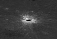Descubren el cráter lunar más grande del sistema solar