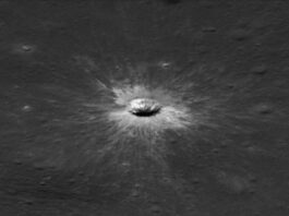 Descubren el cráter lunar más grande del sistema solar