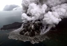 Cierre de Aeropuertos en Indonesia Tras Erupción del Volcán Anak Krakatoa