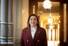 La senadora Ávila defiende las PASO y critica a Milei por su reforma electoral