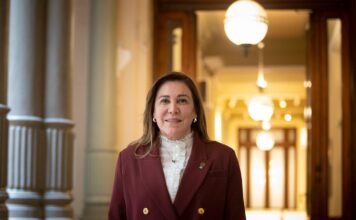 La senadora Ávila defiende las PASO y critica a Milei por su reforma electoral