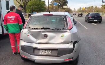 Accidente en Palermo: cinco personas asistidas tras choque de vehículos