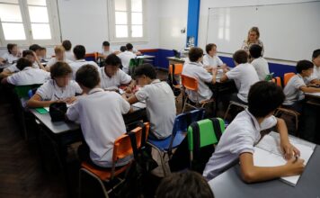 Cierre de colegios en Buenos Aires: una crisis educativa en aumento