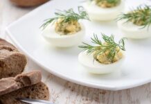 Descubre el Secreto de los Chefs para Preparar Huevos Rellenos Perfectos