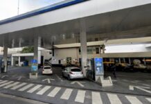 Apuñalan a padre e hijo en una estación de servicio: un hombre detenido
