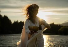 Sol Wais: La Chelista que Transforma Sonidos en Conexiones Humanas