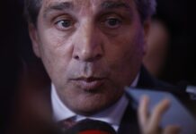 Luis Caputo Defiende las Políticas Económicas del Gobierno Ante Críticas de la UIA