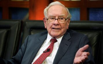 Warren Buffett Anuncia Su Salida de la Presidencia de Berkshire Hathaway Tras 56 Años