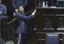 Mayra Mendoza Responde a Críticas por su Atuendo en la Legislatura: ‘Soy de Boca, ¿cuál es el delito?’
