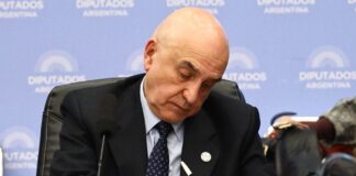 Renuncia del Secretario de Discapacidad Agita el Debate Político en el Gobierno