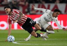 Estudiantes y Corinthians empatan en un partido lleno de tensión y expectativa