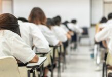 La Inteligencia Artificial en Aulas: Retos y Oportunidades para Educadores