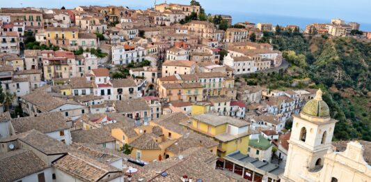 Descubriendo Rossano: El Origen del Apellido Milei y su Legado Italiano