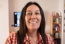 María se convierte en madre de acogida a los 55 años: una historia de amor y desprendimiento