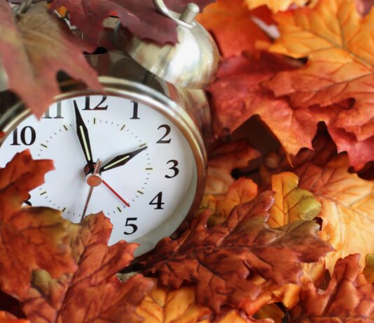 Cambio de Hora y Otoño en EE.UU.: Fechas Clave que Debes Conocer