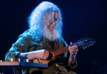 Gustavo Santaolalla Deslumbra en el Teatro Colón con su «Ronroco Tour»
