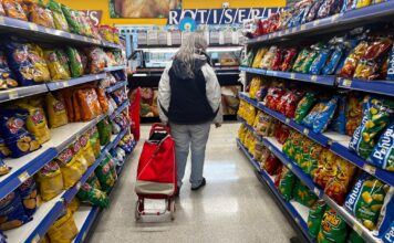 Las Ventas en Supermercados y Autoservicios Caen por Séptimo Mes Consecutivo