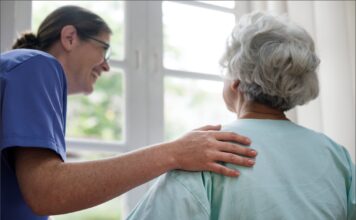 El Desafío de Cuidar a Nuestros Padres en la Longevidad Actual