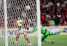 Flamengo avanza a semifinales tras un tenso encuentro con Independiente del Valle