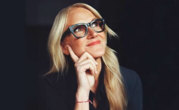 Mel Robbins: La clave para mejorar las relaciones familiares está en uno mismo