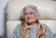 María Luisa López Grigera: La Catedrática Centenaria que Atribuye su Longevidad al Vino Albariño y a la Lectura