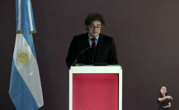 Javier Milei respalda el RIGI y critica a la oposición durante inauguración de planta de litio