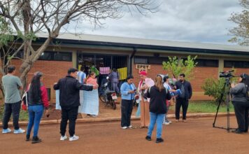 Toma Escolar en Misiones: Padres y Alumnos Exigen Respuestas ante Denuncias de Maltrato