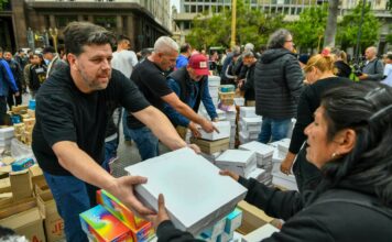 Fabricantes de Calzado Realizan un «Zapatazo» Solidario para Defender la Industria Nacional