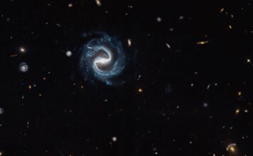 El Telescopio Hubble Captura Galaxias a Miles de Millones de Años Luz para Preparar el Futuro del Observatorio Roman