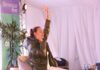 Natalia Lobo Inspira al Público en el Bienestar Fest con su Mensaje de Introspección