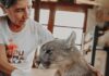 Una vida por los pumas: la historia de Kai Pacha, la activista que se convirtió en guía de los felinos