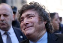 Misterio en Madrid: La Vendaje de Javier Milei y su Impacto en la Prensa