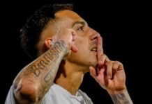 Javier Correa brilla con un póker y acerca a Colo Colo al título en Chile