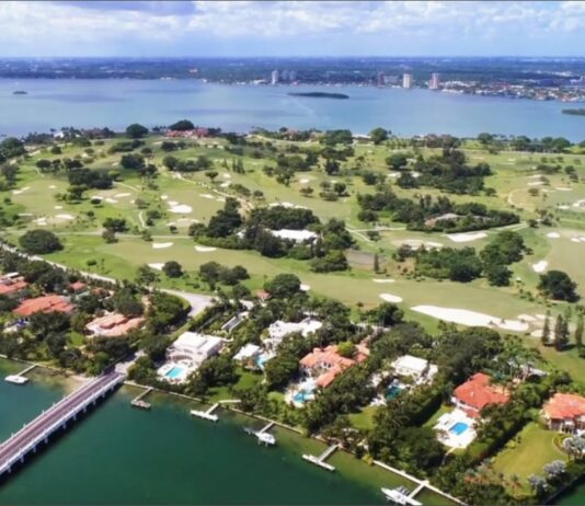 El Exquisito Refugio de Multimillonarios en Florida: ¿Qué Está Ocurriendo en Indian Creek Village?