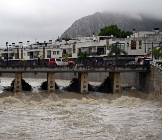 Inundaciones en España: Tres Muertos y Más de 800.000 Personas Aisladas