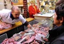 ¿Qué Revelan los Colores de las Bandejas de Carne en los Supermercados?