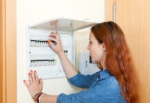 ¿Está tu instalación eléctrica preparada para el consumo actual? Expertos advierten sobre los riesgos