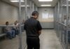 Liberan a sacerdote de 78 años tras un año en un centro de detención en Colorado
