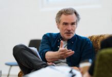 Robert Sean Leonard: De Estrella de Hollywood a Padre en un Pueblo Pequeño
